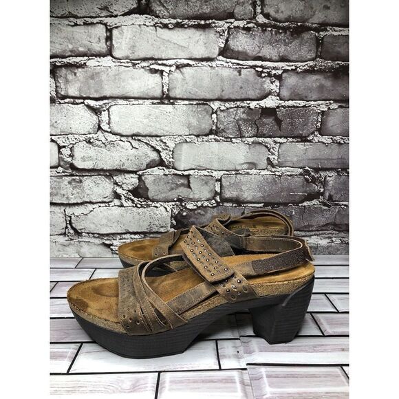 Naot Brown Leather Studded Casual Ankle Strap Heel Sandals Women Sz 39EU/8M US - Picture 1 of 16